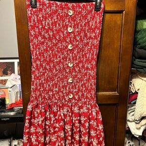 Long vacation skirt. Size medium. Never worn. Open to offers